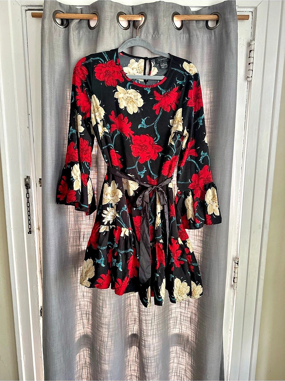 Gracia Floral Mini Dress in Black & Red Size Small